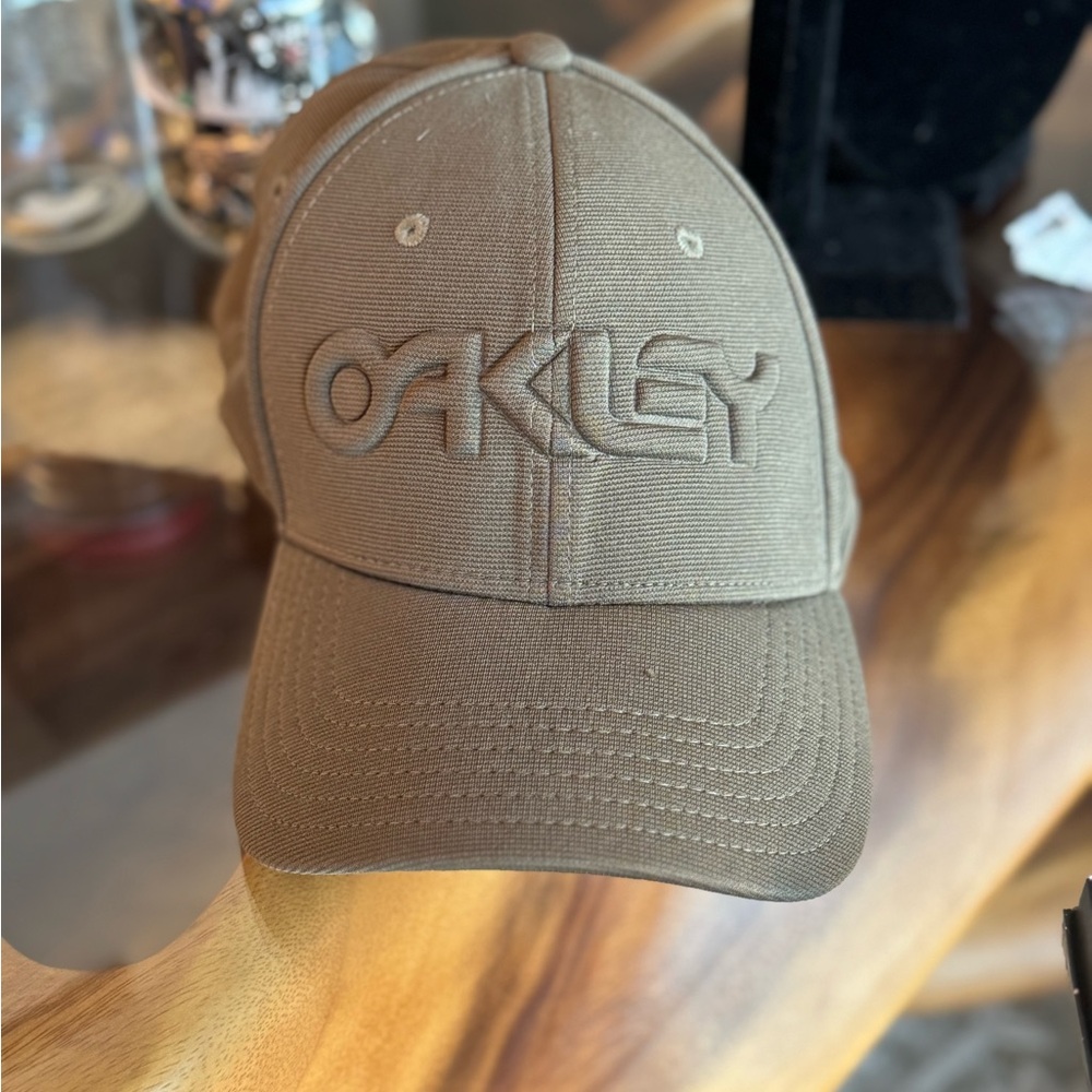 Oakley Brown Logo Cap